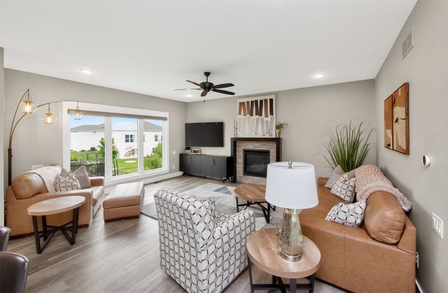 855 Sandstone Point, Waukee, IA 50263