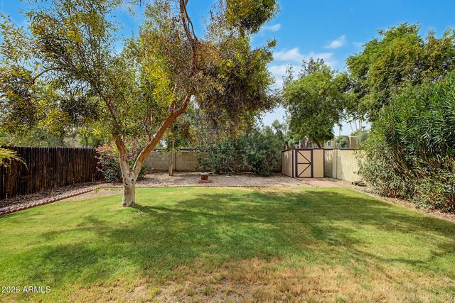 857 E MANOR Drive, Chandler, AZ 85225