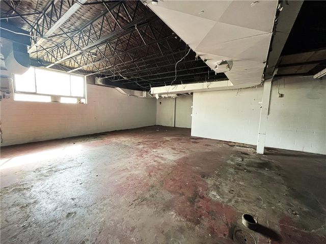 4145 Brownsville Rd, Brentwood, PA 15227