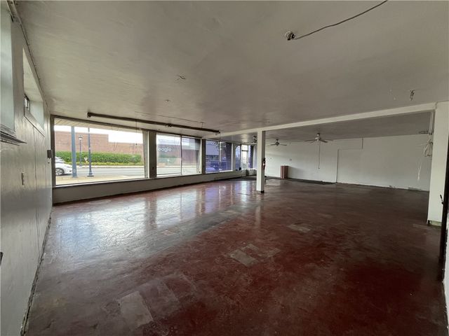 4145 Brownsville Rd, Brentwood, PA 15227