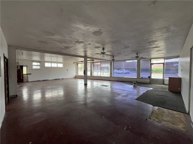 4145 Brownsville Rd, Brentwood, PA 15227