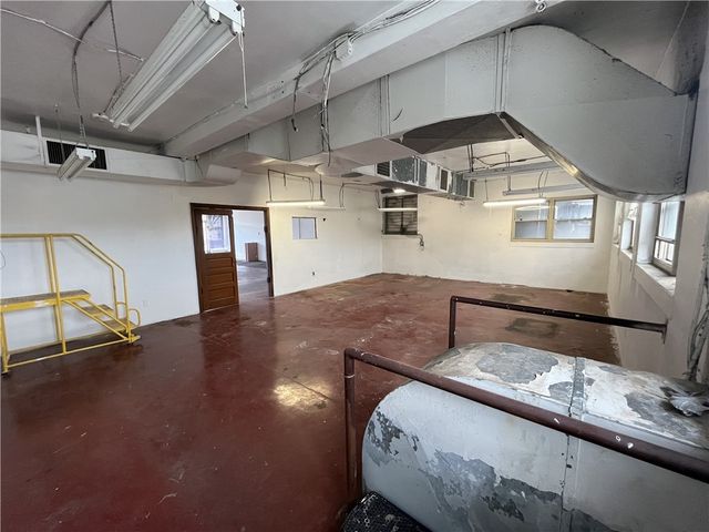 4145 Brownsville Rd, Brentwood, PA 15227