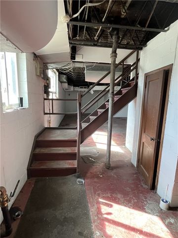 4145 Brownsville Rd, Brentwood, PA 15227