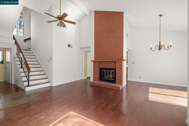 270 Willow Lake Dr, Martinez, CA 94553