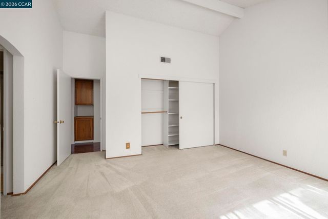 270 Willow Lake Dr, Martinez, CA 94553