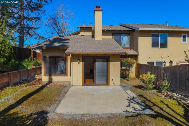 270 Willow Lake Dr, Martinez, CA 94553