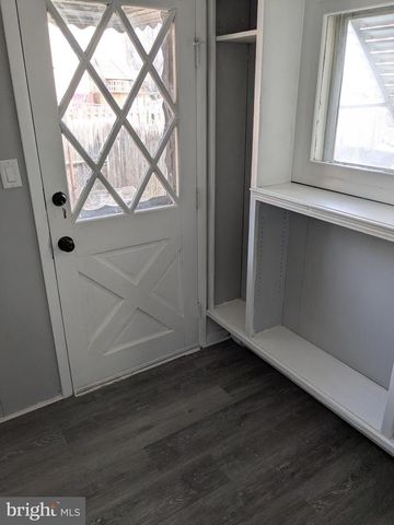 72 WASHINGTON ST, Trenton, NJ 08611
