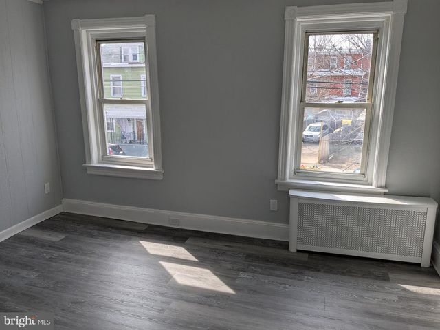 72 WASHINGTON ST, Trenton, NJ 08611