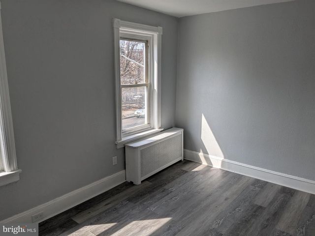 72 WASHINGTON ST, Trenton, NJ 08611