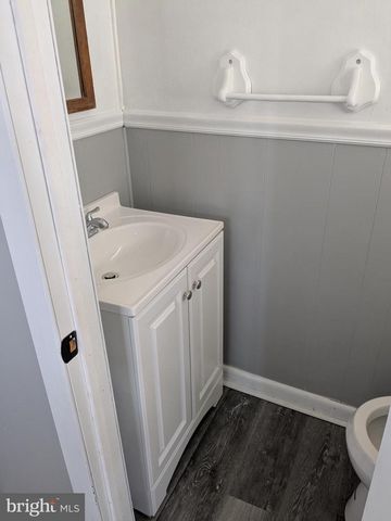 72 WASHINGTON ST, Trenton, NJ 08611