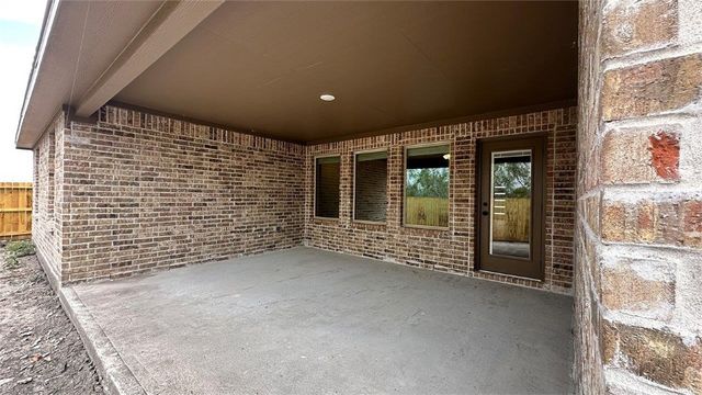 3617 Sahar Lake Dr, Robstown, TX 78380