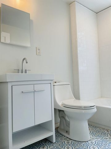 1489 W Philadelphia Street, Detroit, MI 48206