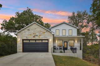 126 Helemano DR, Bastrop, TX 78602