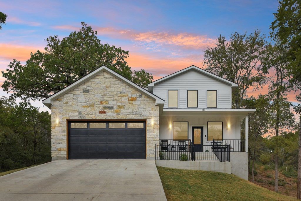 126 Helemano DR, Bastrop, TX 78602