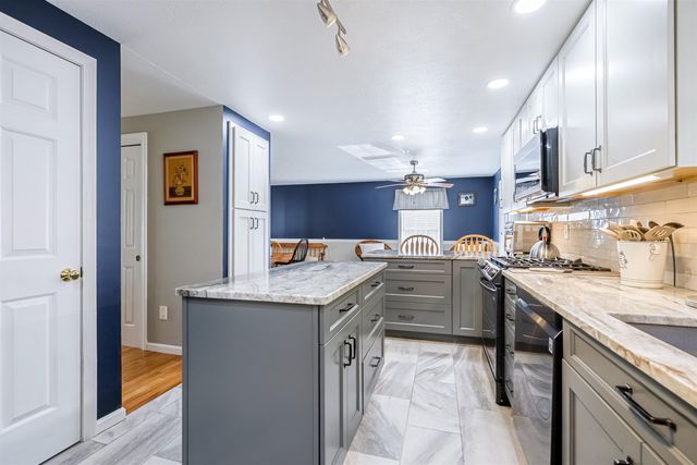 31 Merrill Road, Goffstown, NH 03045