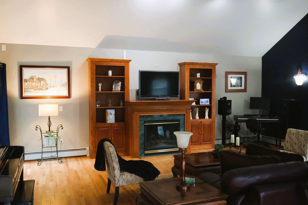 Image 12 of property listing at 31 Merrill Road, Goffstown, NH 03045