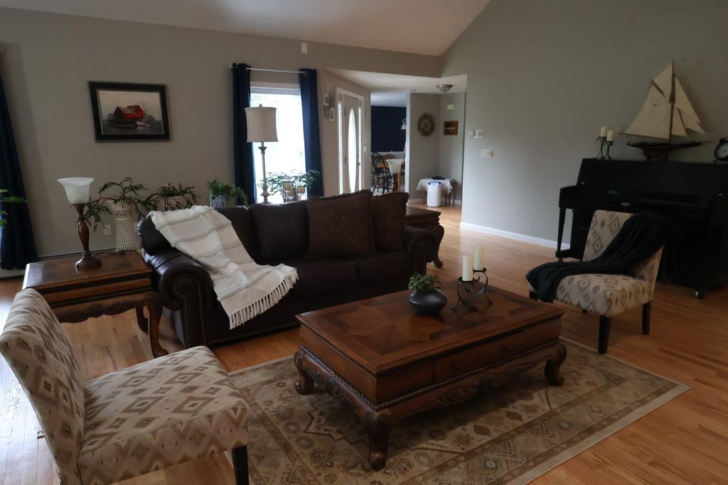 Image 13 of property listing at 31 Merrill Road, Goffstown, NH 03045