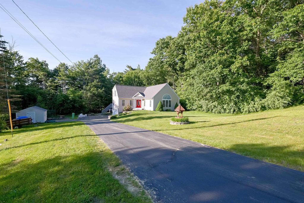 Image 40 of property listing at 31 Merrill Road, Goffstown, NH 03045
