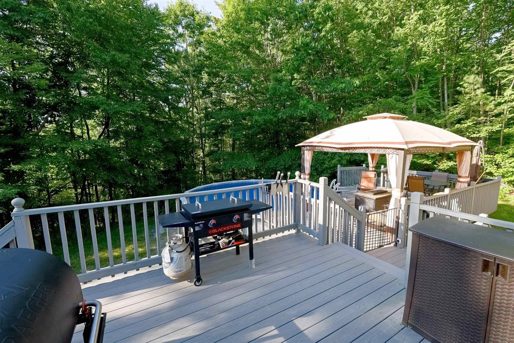 Image 52 of property listing at 31 Merrill Road, Goffstown, NH 03045