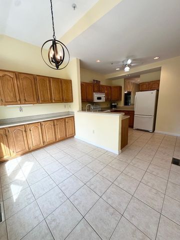 1200 Salem Street 165, Lynnfield, MA 01940
