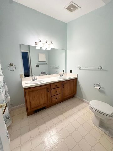 1200 Salem Street 165, Lynnfield, MA 01940