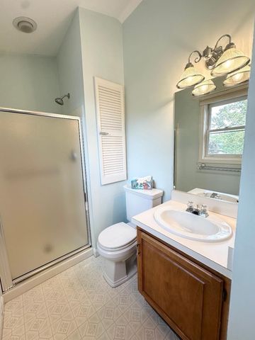 1200 Salem Street 165, Lynnfield, MA 01940