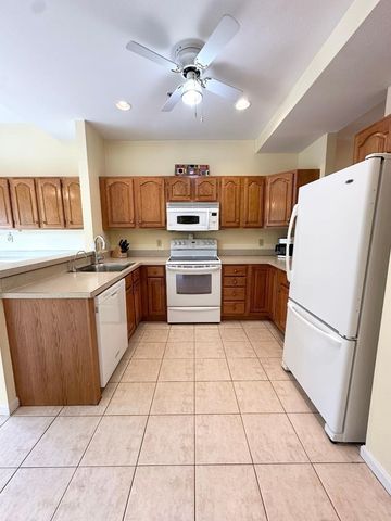 1200 Salem Street 165, Lynnfield, MA 01940