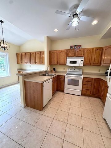 1200 Salem Street 165, Lynnfield, MA 01940