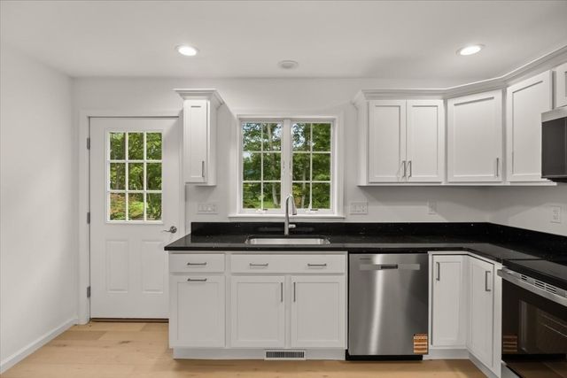 531 Foundry Street D, Easton, MA 02356