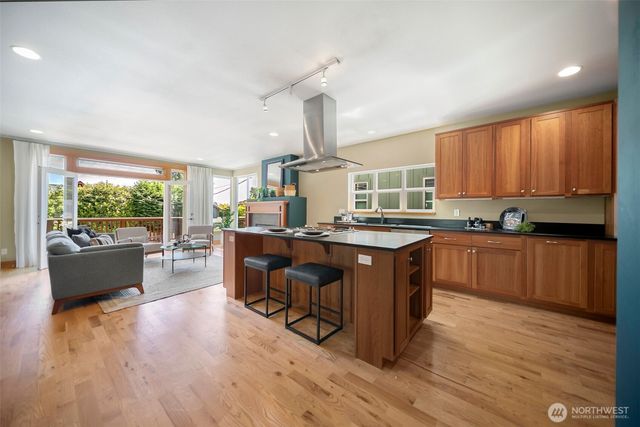 19097 Angeline Avenue NE, Suquamish, WA 98392