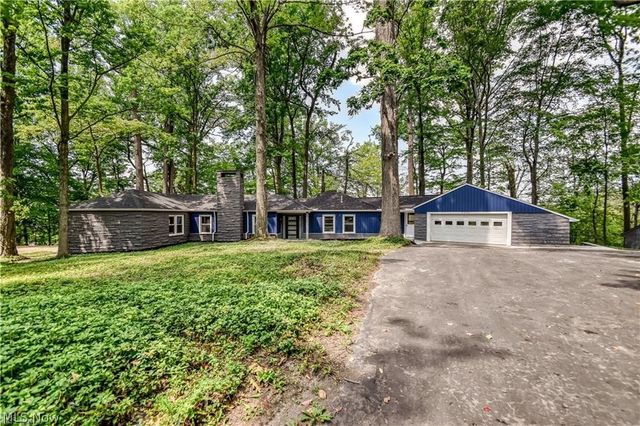 2531 Timberline Drive, Willoughby Hills, OH 44094