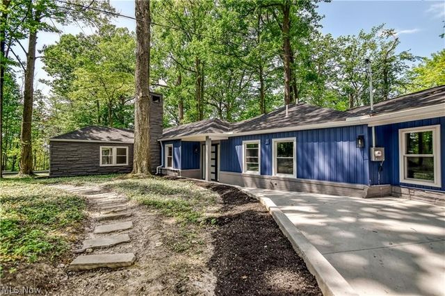 2531 Timberline Drive, Willoughby Hills, OH 44094
