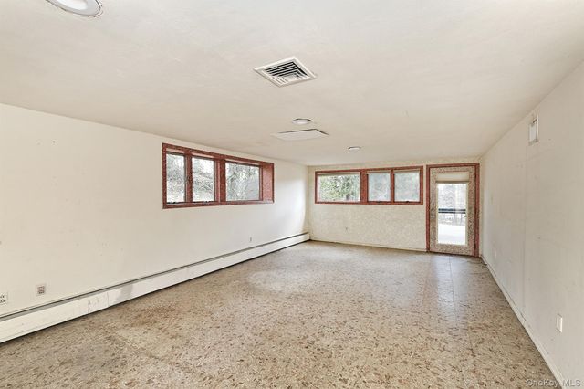 10 Ponderosa Drive, Melville, NY 11747