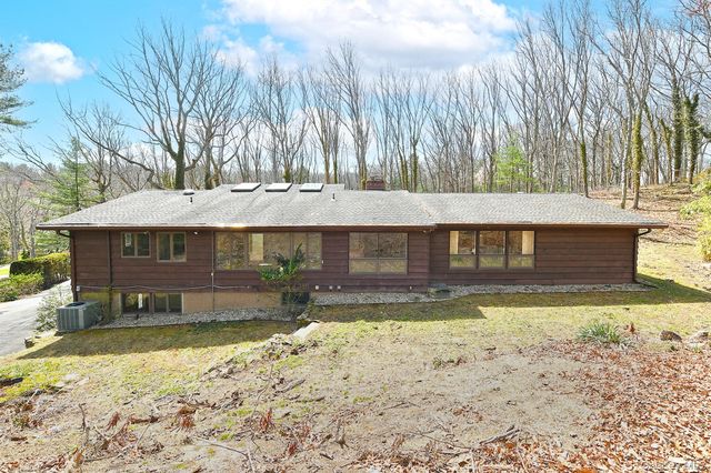 10 Ponderosa Drive, Melville, NY 11747