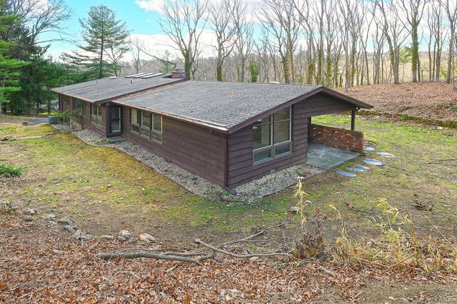 10 Ponderosa Drive, Melville, NY 11747