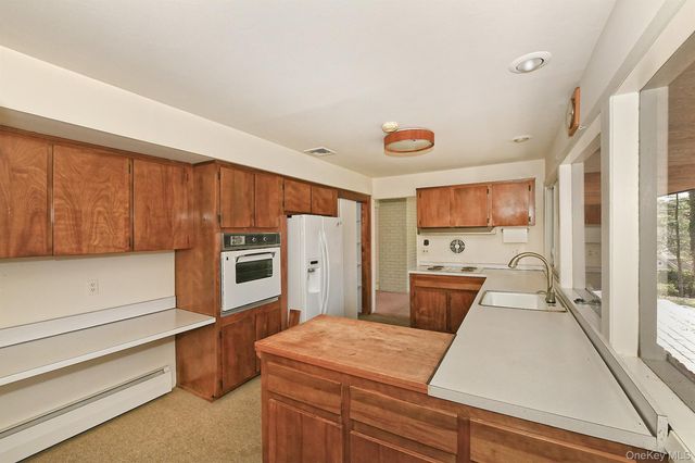 10 Ponderosa Drive, Melville, NY 11747