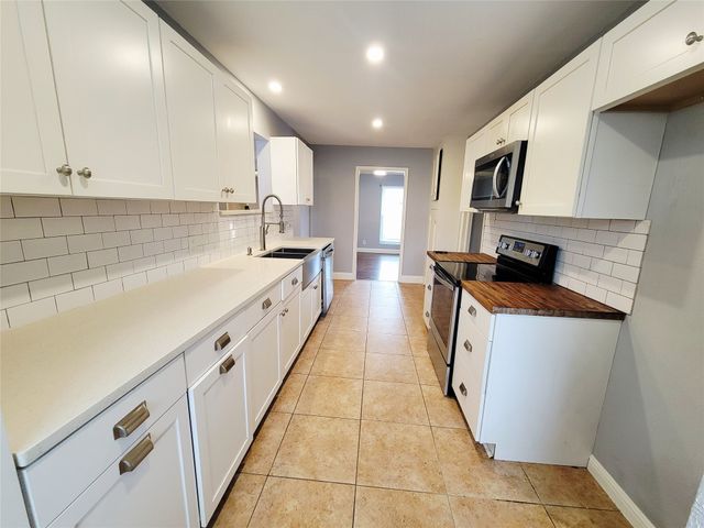 2130 Dunloe Avenue, Dallas, TX 75228