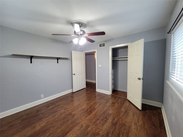 2130 Dunloe Avenue, Dallas, TX 75228