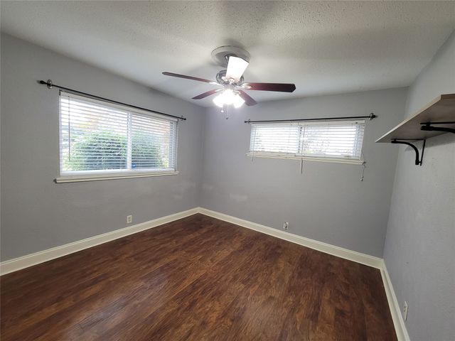 2130 Dunloe Avenue, Dallas, TX 75228