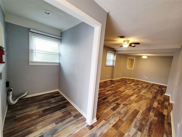 2130 Dunloe Avenue, Dallas, TX 75228