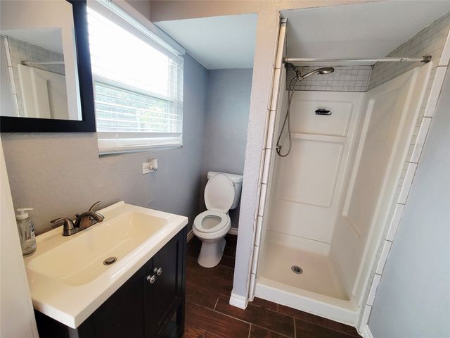 2130 Dunloe Avenue, Dallas, TX 75228