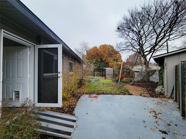 2130 Dunloe Avenue, Dallas, TX 75228