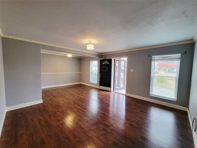 2130 Dunloe Avenue, Dallas, TX 75228