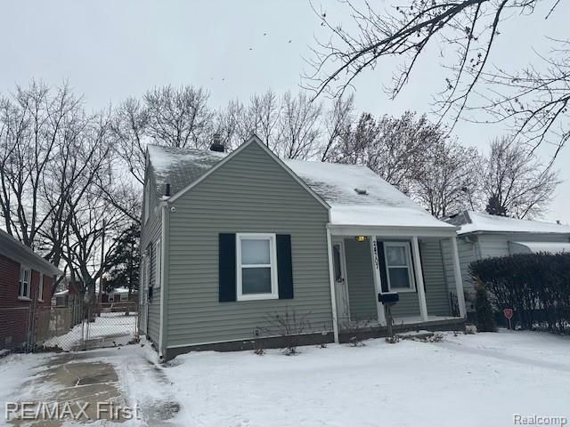 24707 Saxony Avenue, Eastpointe, MI 48021