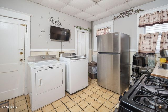 85 S Pine Avenue, Albany, NY 12208