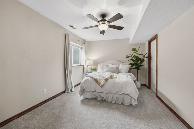 5409 Mayfair Street SW, Cedar Rapids, IA 52404