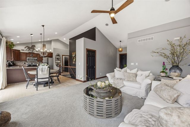 5409 Mayfair Street SW, Cedar Rapids, IA 52404