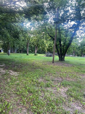 6418 N Norfolk Avenue, Tulsa, OK 74126