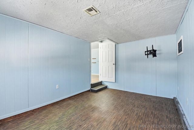 424 S 69th East Avenue, Tulsa, OK 74112