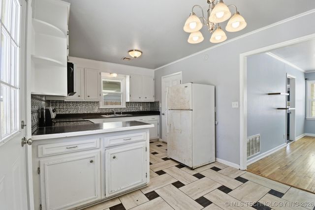 424 S 69th East Avenue, Tulsa, OK 74112